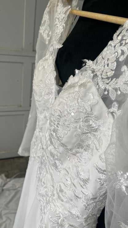 Women’s Off Shoulder Long Sleeves Wedding Dress, A-Line 3D Lace Applique Simple Wedding Dresses with Sweep TrainSize 2