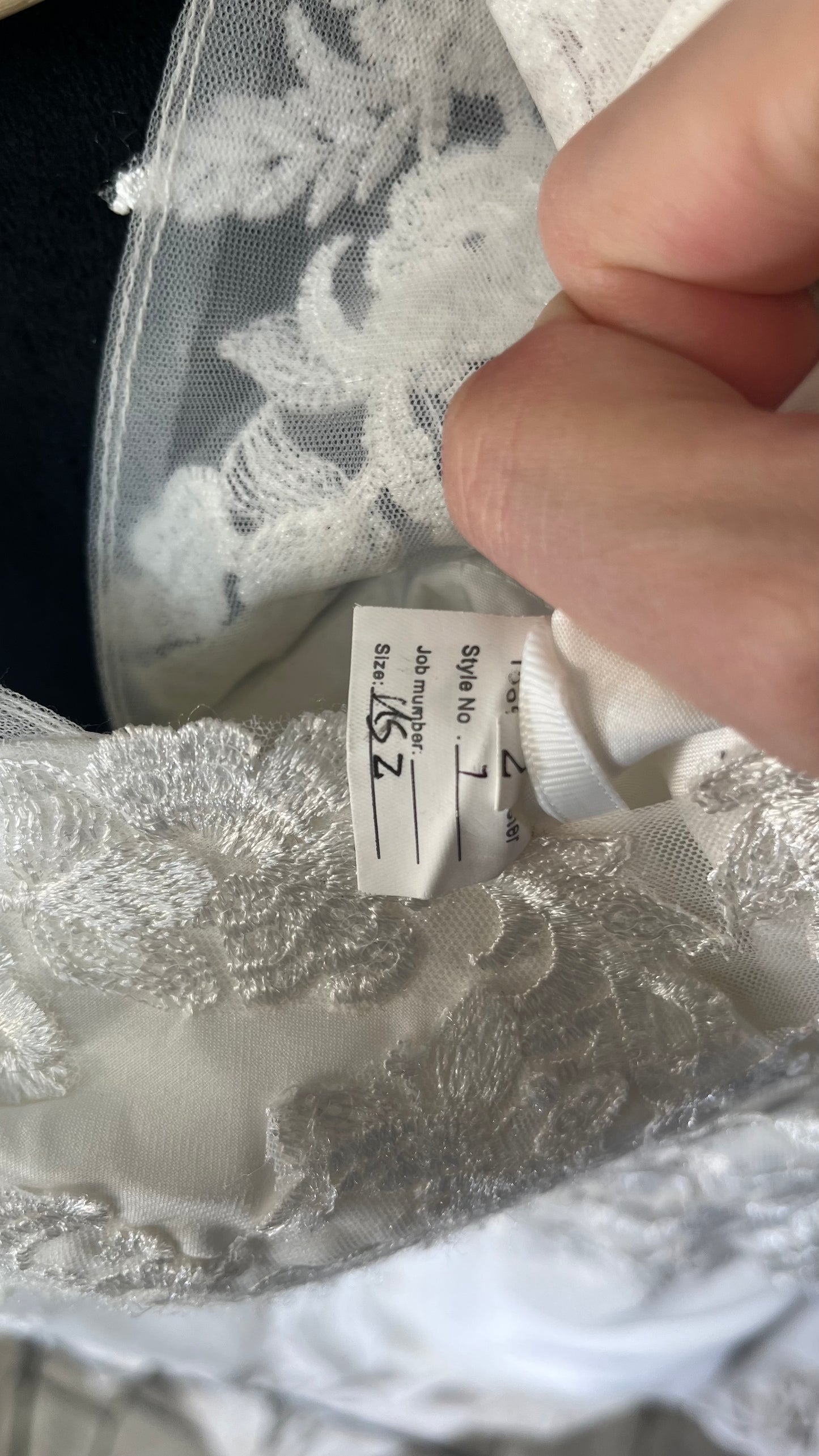 Women’s Off Shoulder Long Sleeves Wedding Dress, A-Line 3D Lace Applique Simple Wedding Dresses with Sweep TrainSize 2