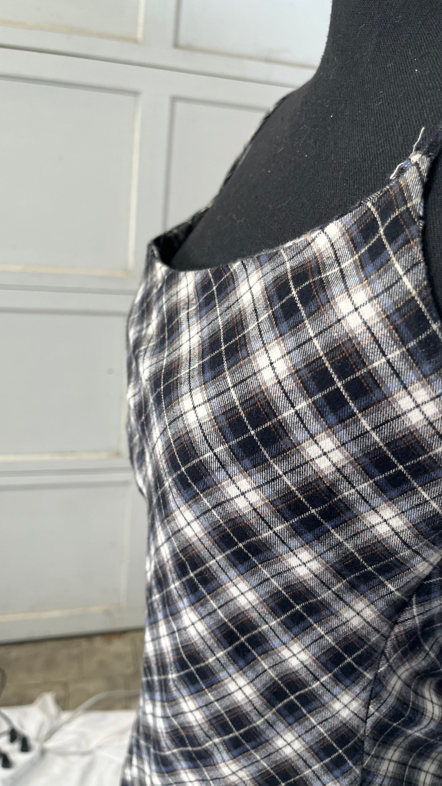 Sleeveless Reversible Quality Checkered Women's Pencil Short DressSize XS