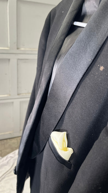 100% Polyester Regular Fit Classic Satin Notch Lapel One Button Men’s Black Tuxedo Jacket Size M