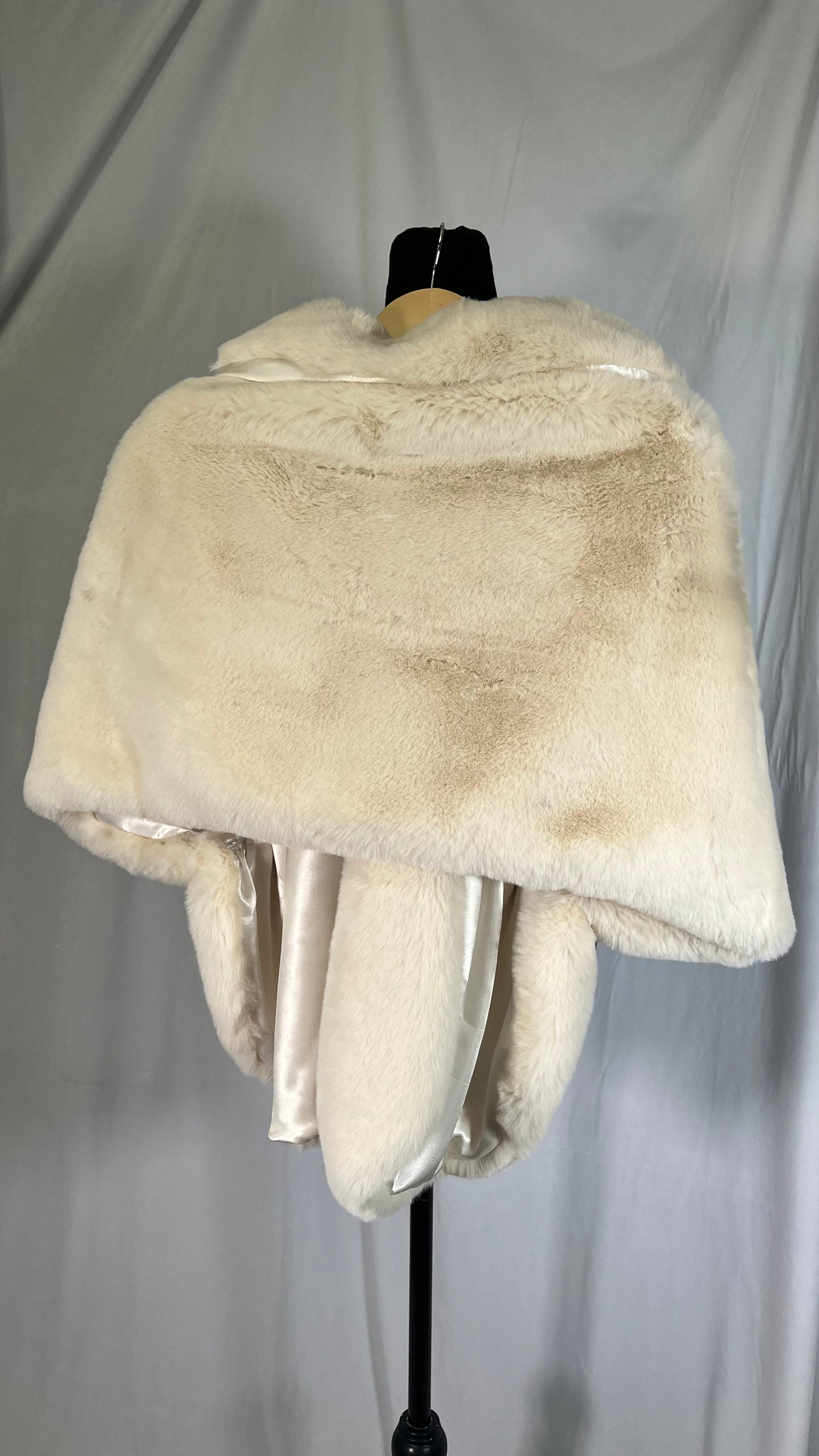 Fashowlife New Faux Fur Cloak Shawl Fur Scarf Warm Wrap Stole Shrug Winter For Wedding Party didn't find size on picture