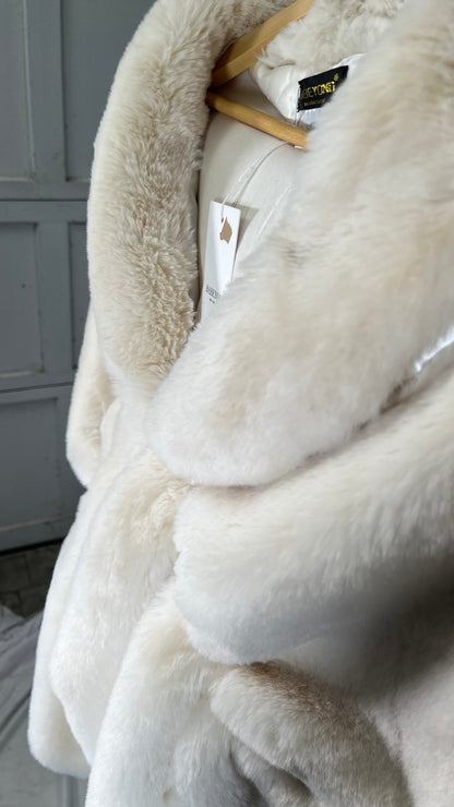 Fashowlife New Faux Fur Cloak Shawl Fur Scarf Warm Wrap Stole Shrug Winter For Wedding Party didn't find size on picture