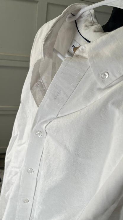 Amazon Essentials Men's Oxford Shirt, Slim-Fit Stretch, Long-Sleeve, Button Up Size L