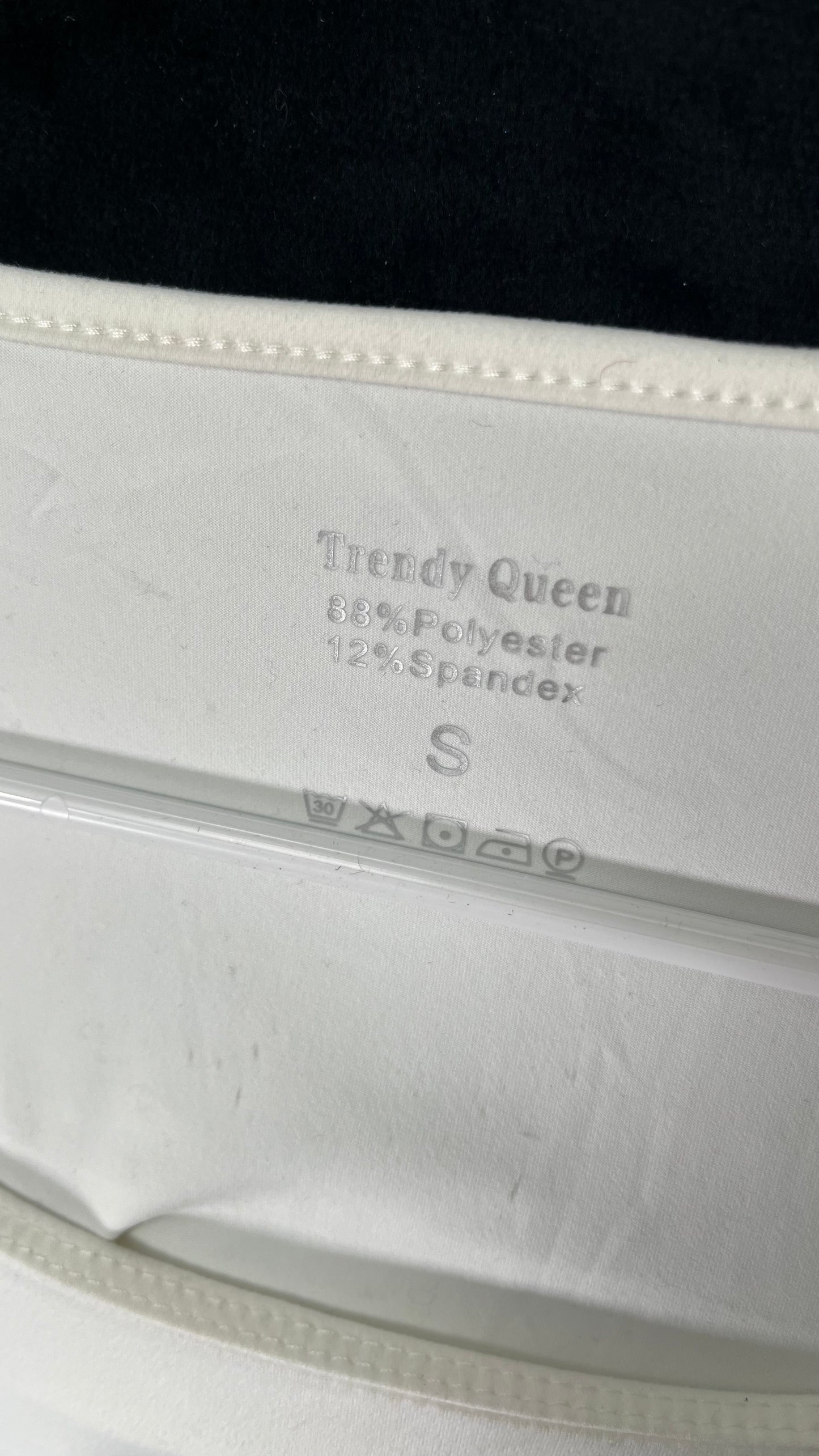 Trendy Queen Womens Long Sleeve Shirts Crop Tops Square Neck Going Out Basics Tees Y2K Winter Clothes Size S