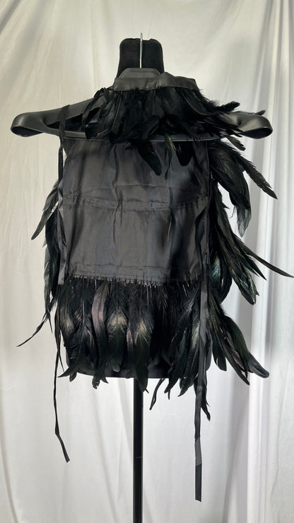 Short black feather cape Size No