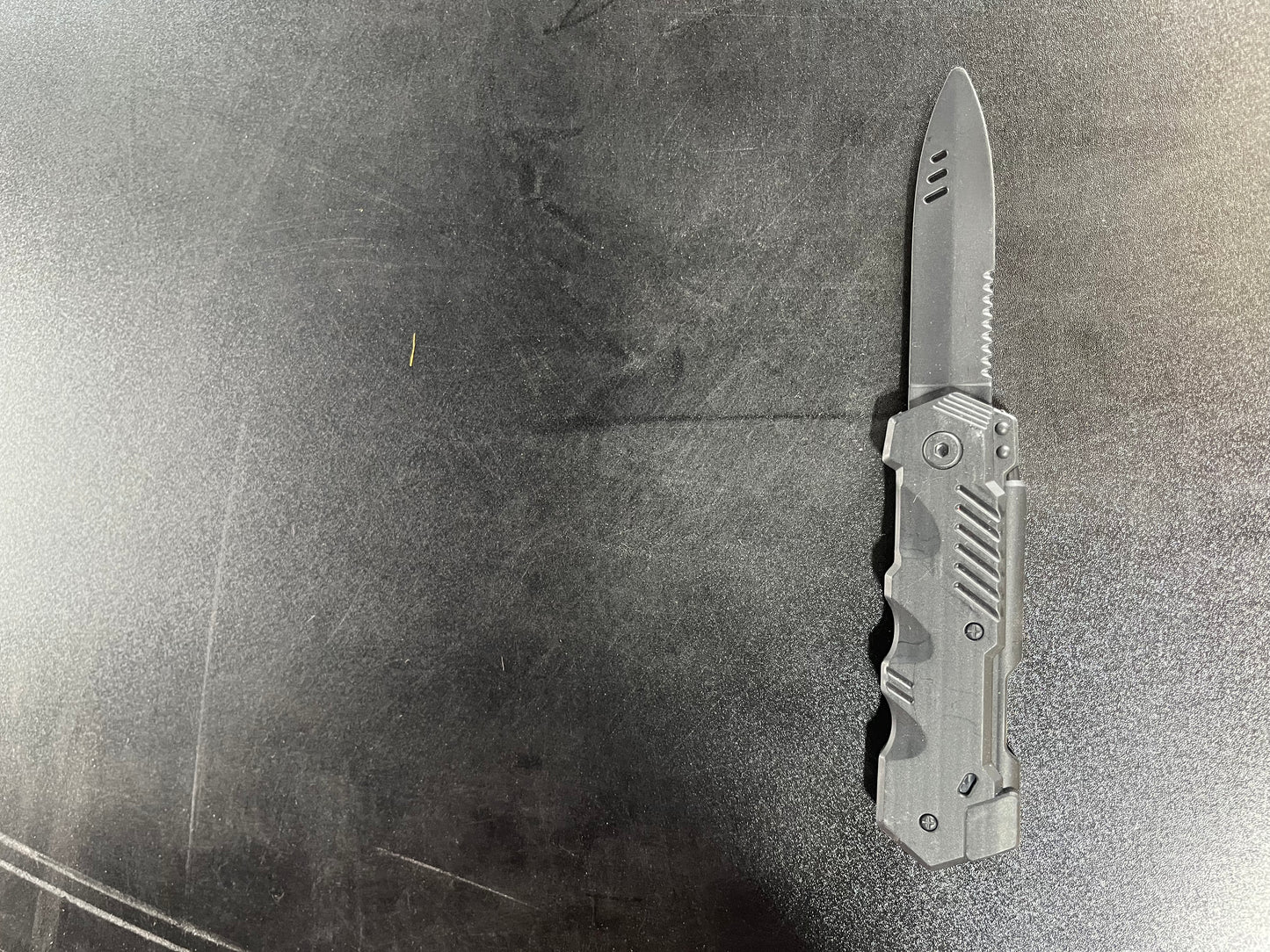 Roll over image to zoom in Cooplay 2pcs Retractable Hardcover Knife Toy Plastic Fake Fun Trick Gadget Props Extension Fun Prank Friend for Halloween Fools Day Party