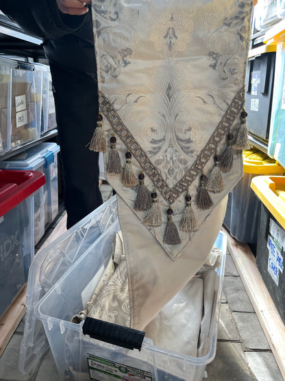 Handmade Simple Table Runners European Luxury Jacquard Modern Fashion Minimalist Table Runner Tablecloth Embroidered Table Runners Table Flag Dinner Mats Kitchen Home Textile Christmas and New Year d