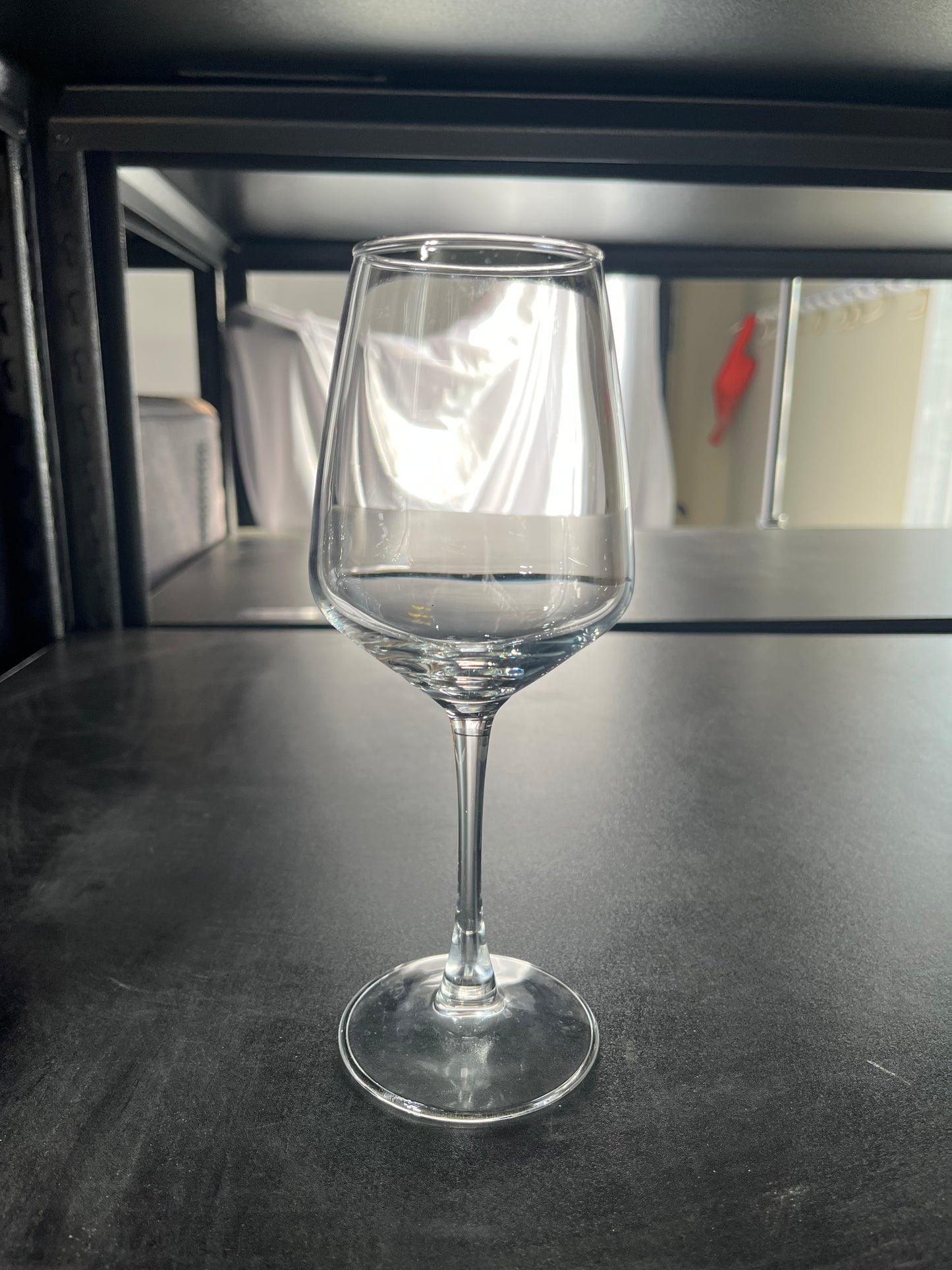 BUTLERS Wine Glass 520 ml - Wine & Dine - White Wine Goblet Made of Crystal Glass | Dishwasher Safe Glasses & Drinkware for Red Wine, White Wine, Rose Wine, Aperitifs