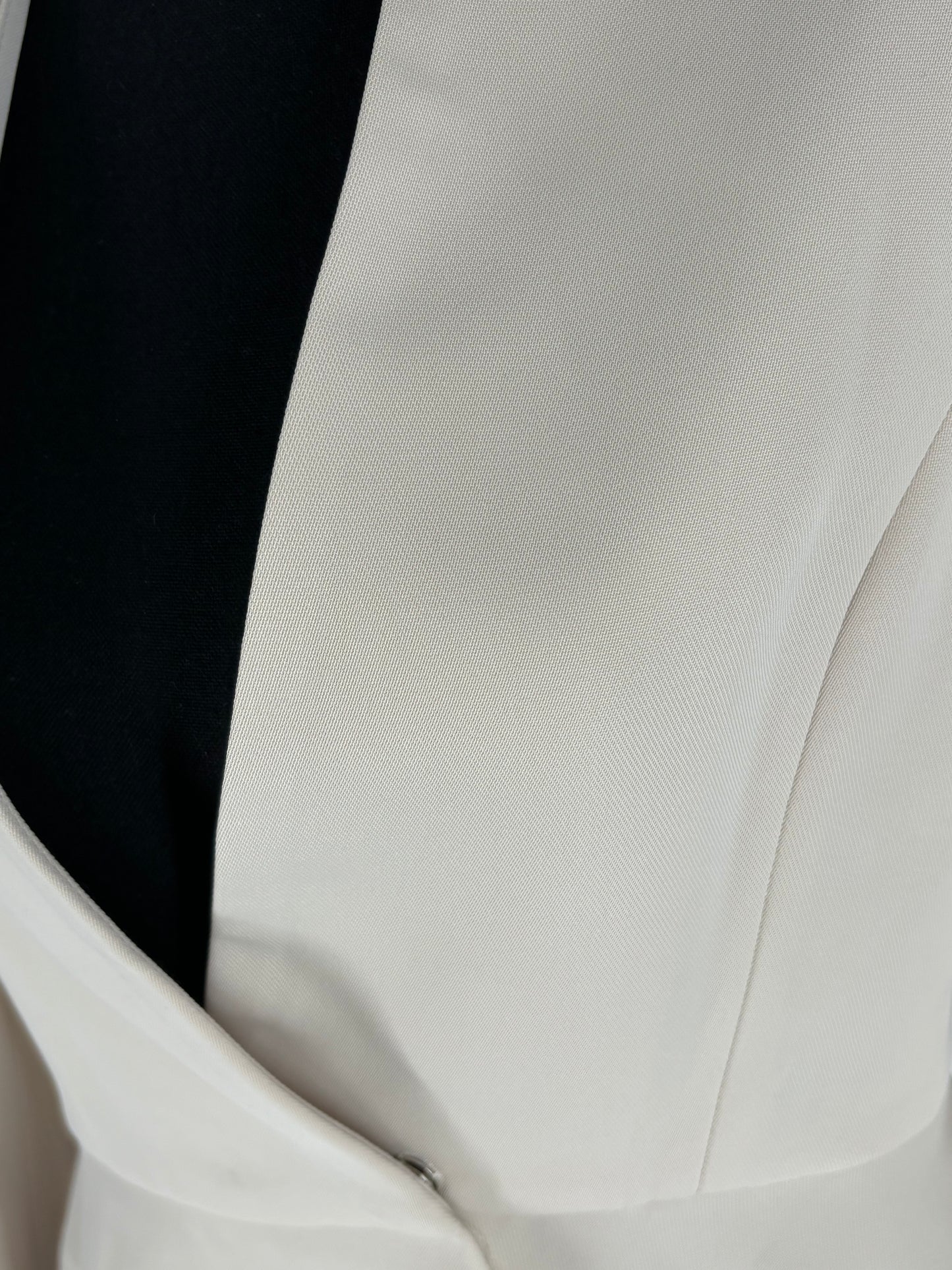 Xing Women’s White Cropped Blazer – Size L