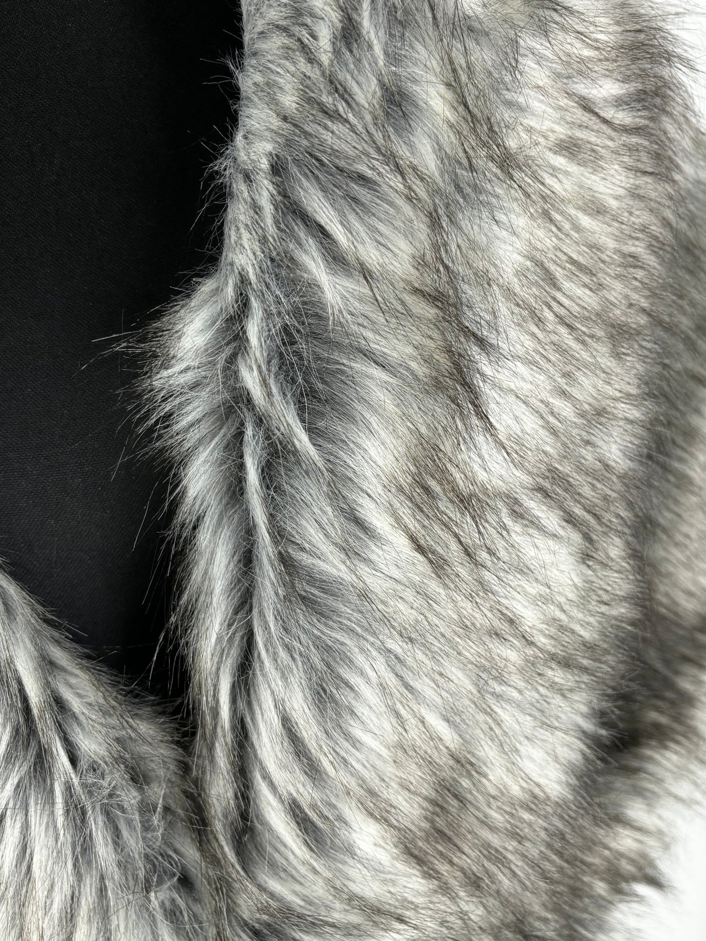 Women's Gray Faux Fur Shawl – One Size