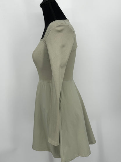 Women’s Green Dress – Estimated Size S–M