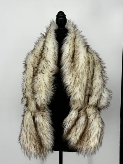 Women’s White Faux Fur Coat – One Size