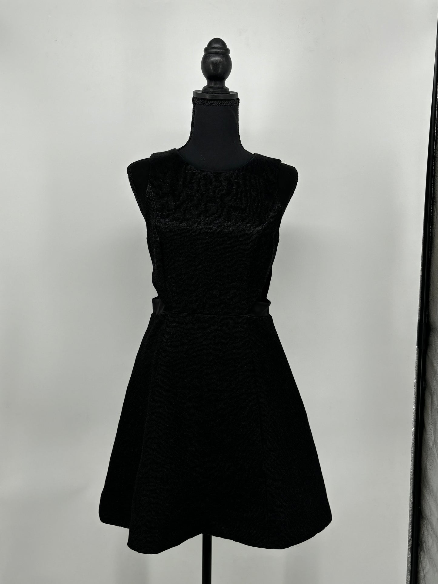 Halston Women’s Black Sleeveless Dress – Size 4