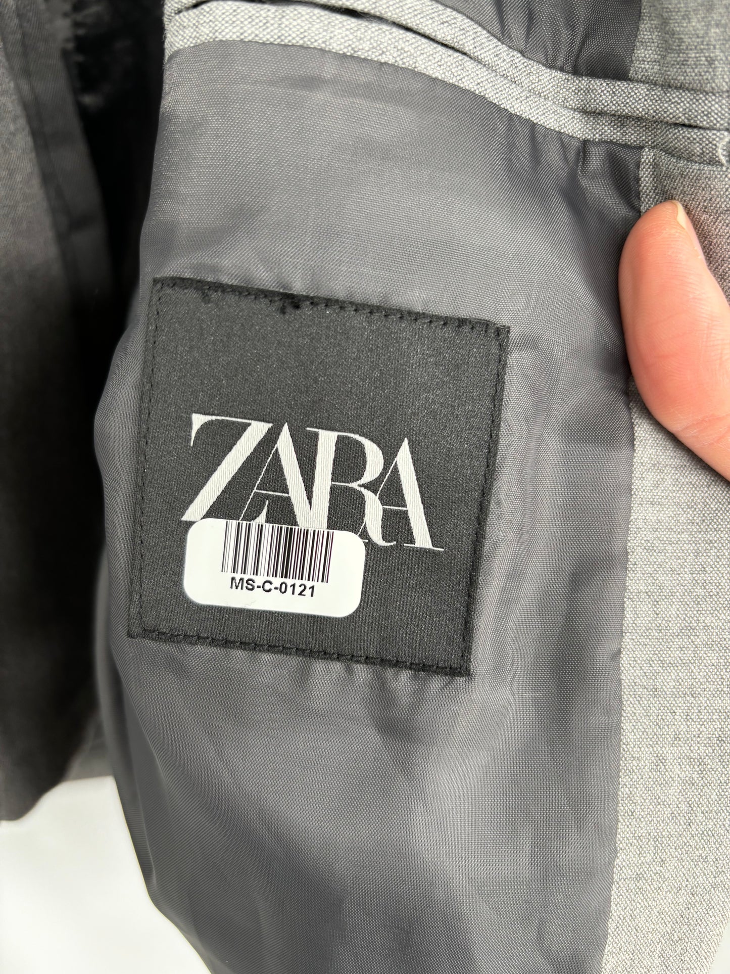ZARA Men’s Gray Suit Set (Blazer & Pants) – US Size 44