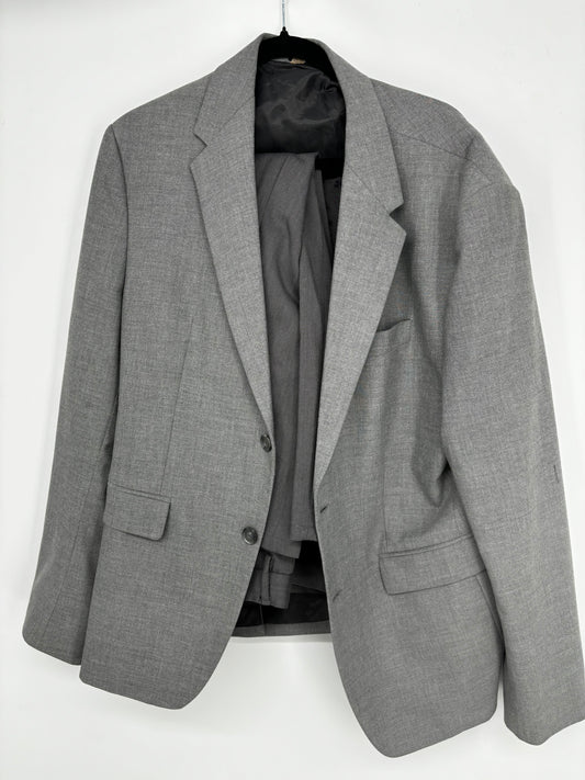 ZARA Men’s Gray Suit Set (Blazer & Pants) – US Size 44