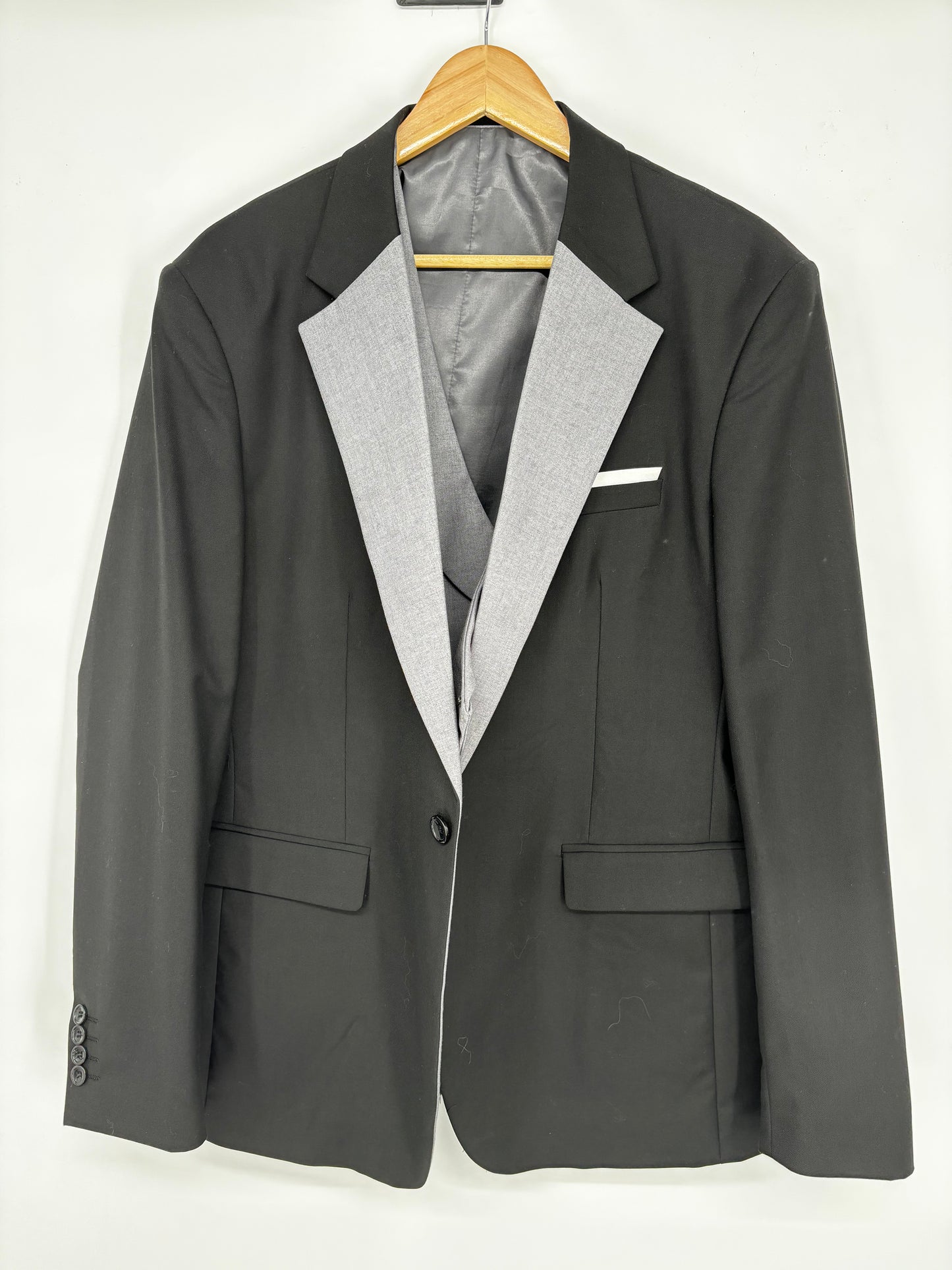 Men’s Black and Gray Colorblock Blazer – Estimated Size L–XL