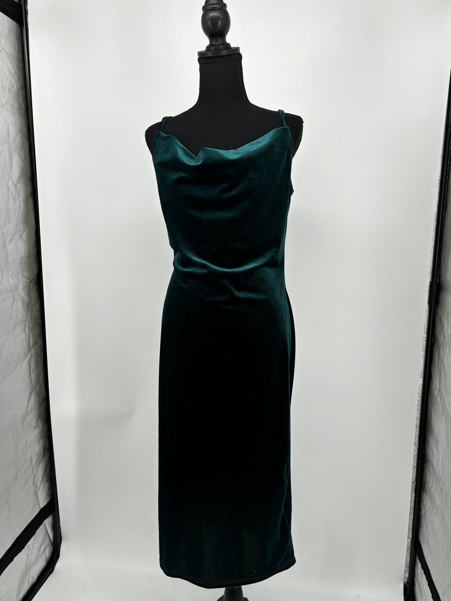 SHEIN Women’s Green Sleeveless Evening Dress – Size M