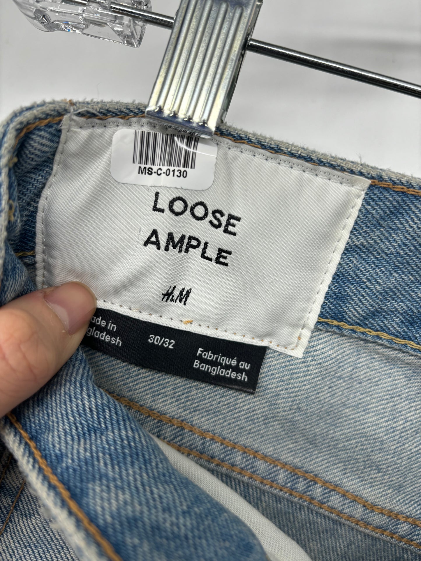 Men’s Blue Loose Fit Jeans – Size 30/32