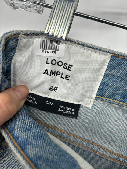 Men’s Blue Loose Fit Jeans – Size 30/32