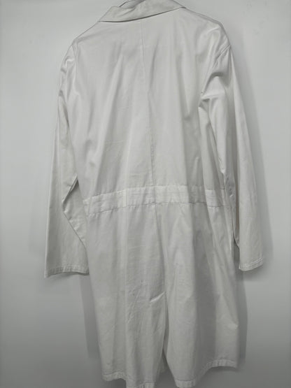 Men’s White Doctor/Nurse Lab Coat size no