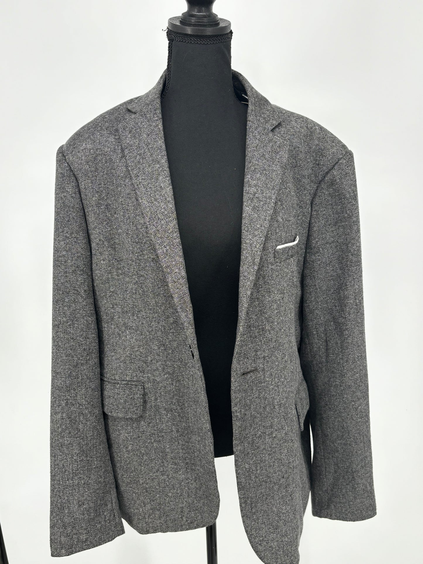 Men’s Gray Double-Breasted Suit – Size L