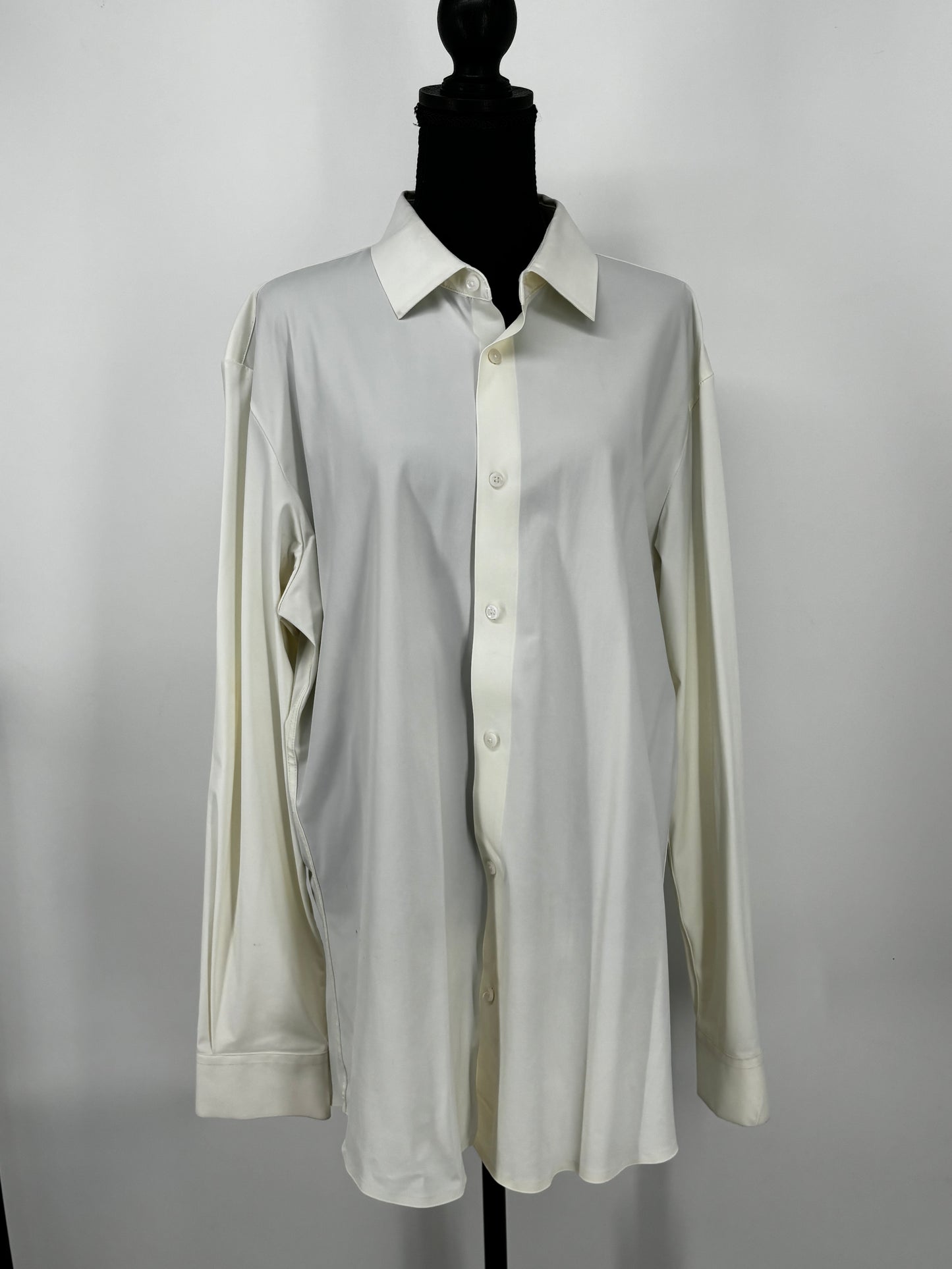 Women’s White Button-Up Shirt – Size XL