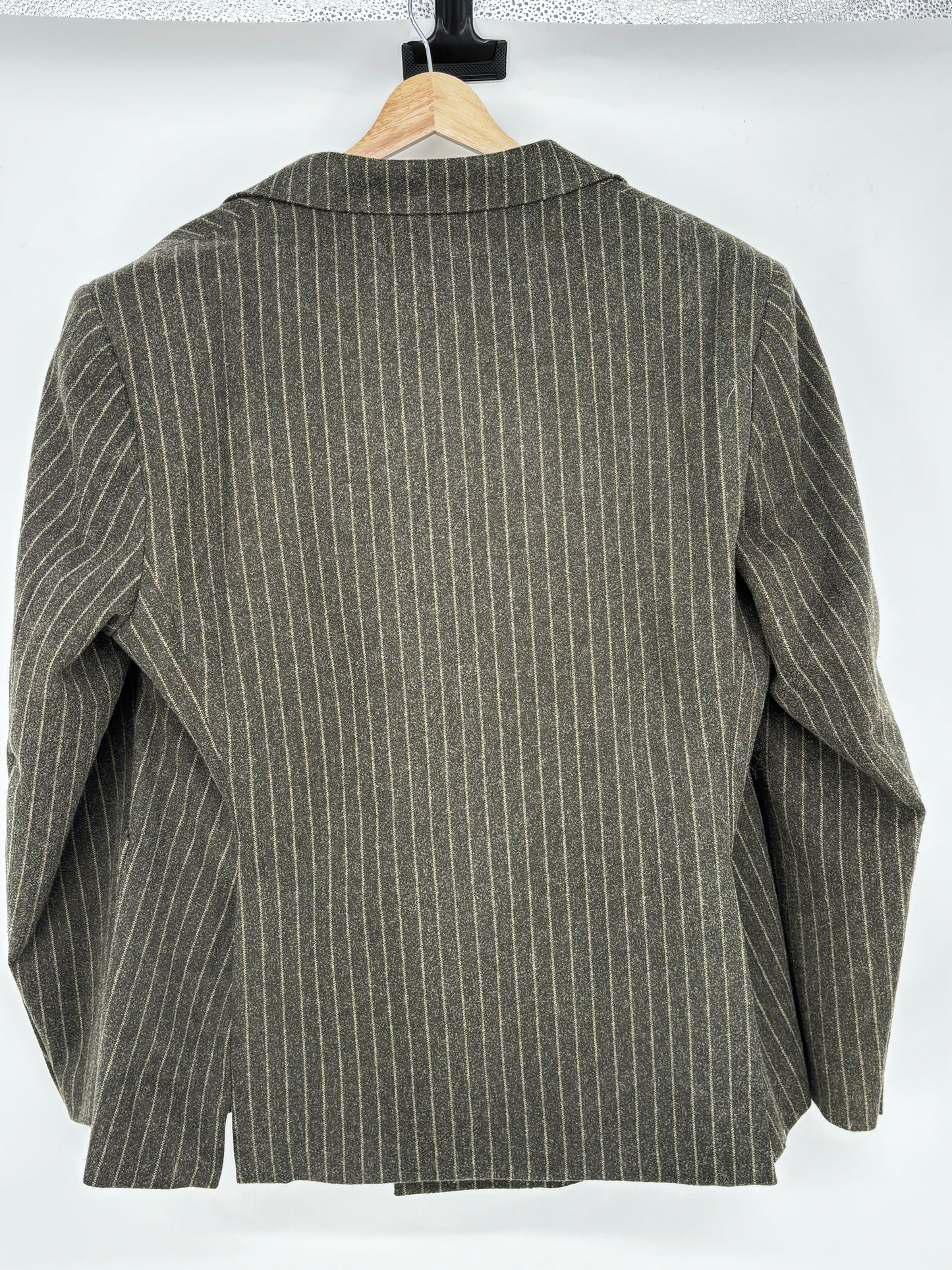 Men’s Black Pinstripe Single-Breasted Blazer – Size L