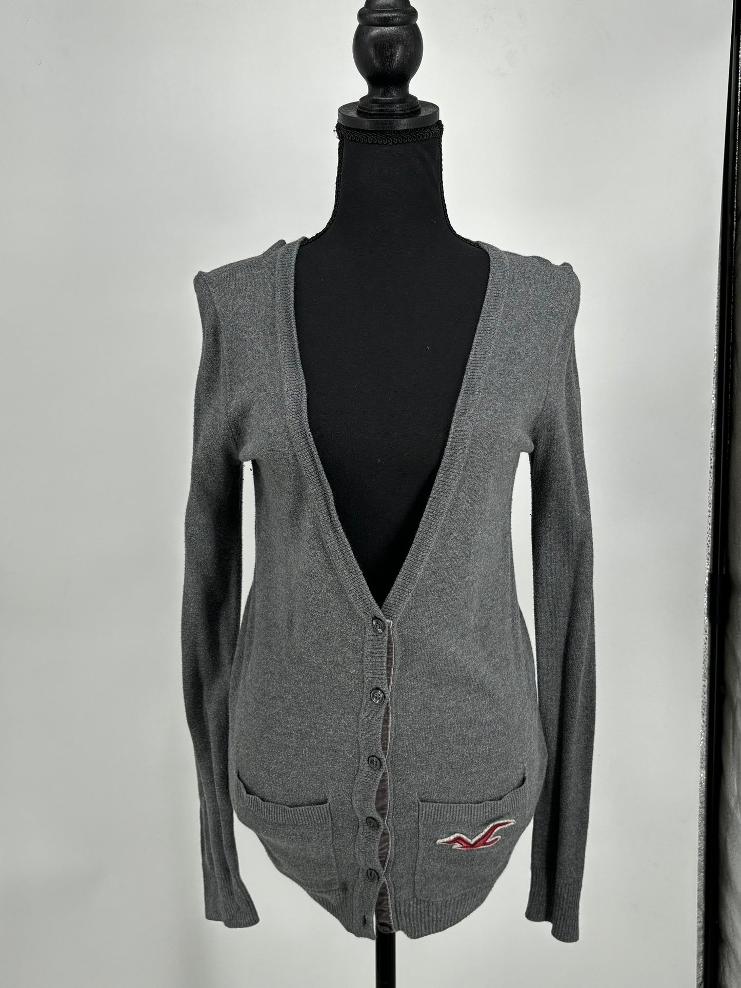 Men’s Gray V-Neck Cardigan Sweater – Size M