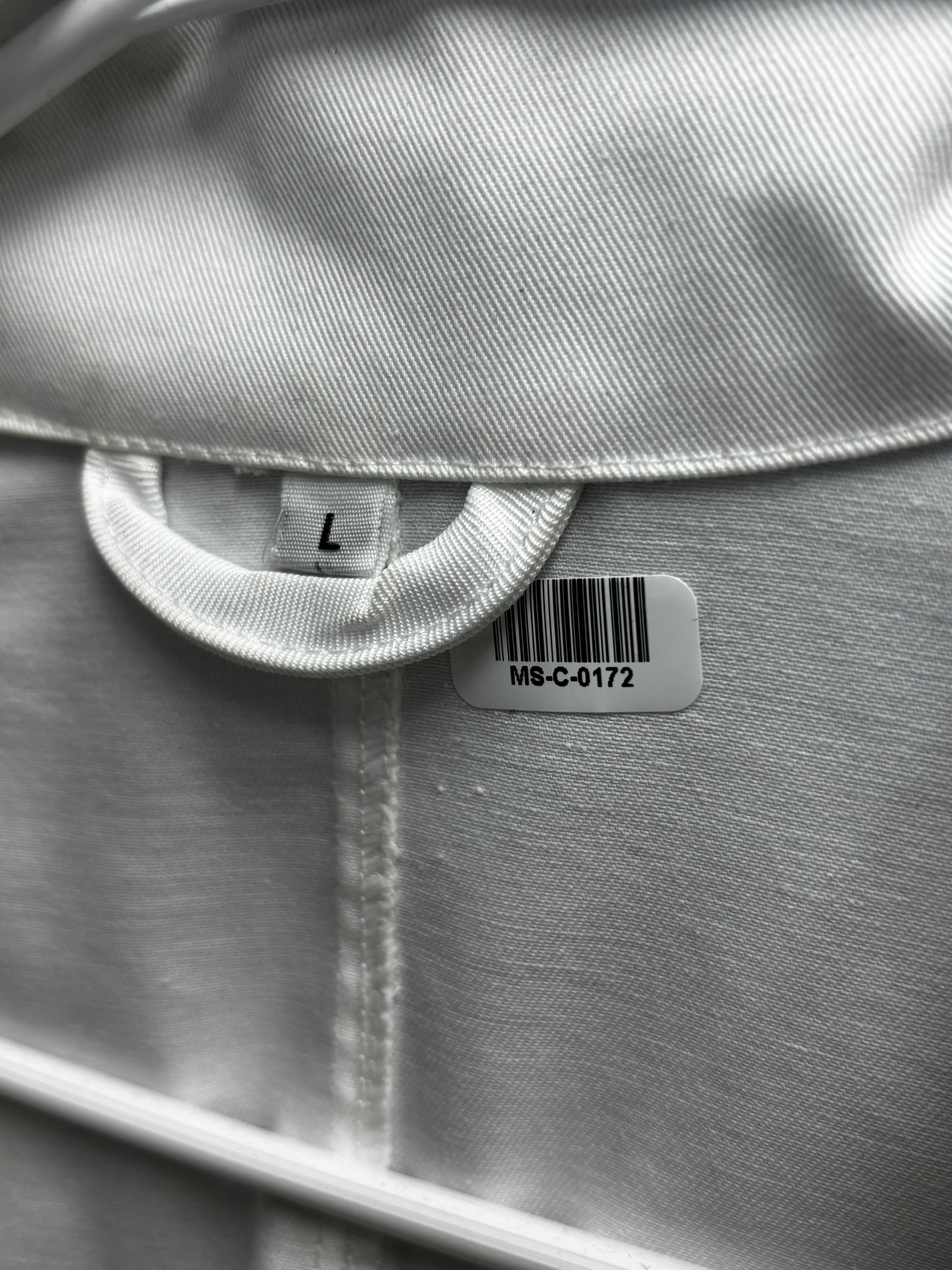 Men’s White Long Cargo-Style Coat – size L