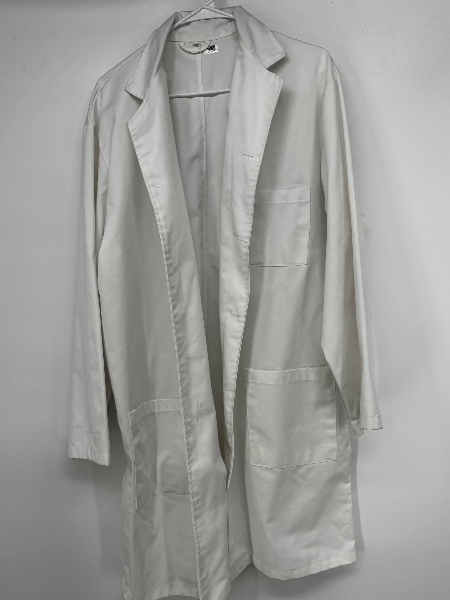 Men’s White Long Cargo-Style Coat – size L
