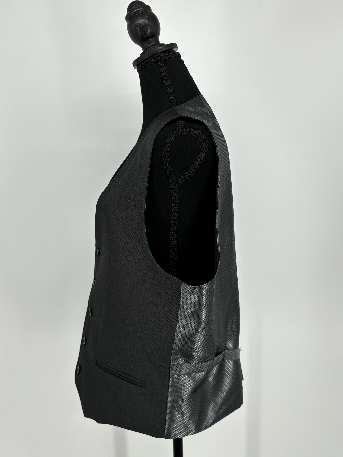 Men’s Black V-Neck Vest size no