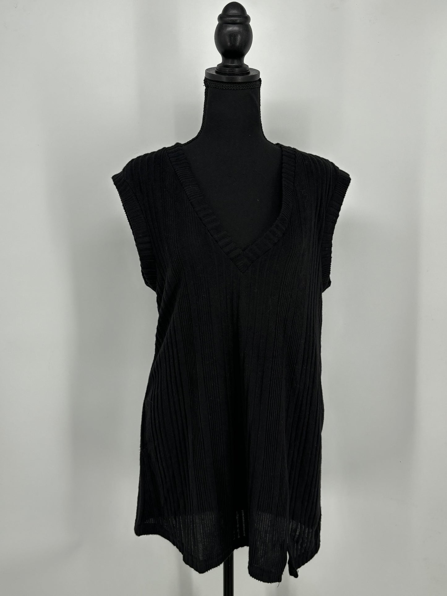 Women’s Black Sleeveless Knit Sweater size s