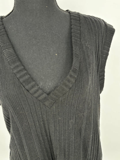 Women’s Black Sleeveless Knit Sweater size s