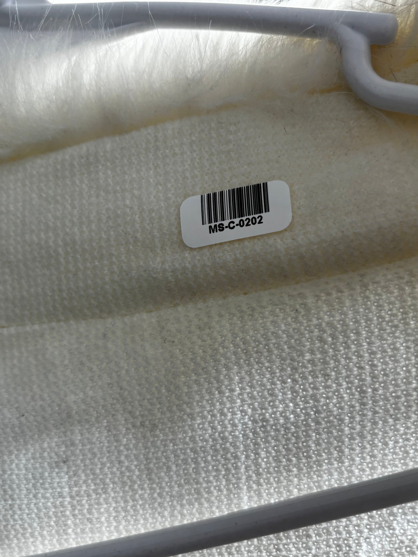 Women’s White Faux Fur Shawl size no