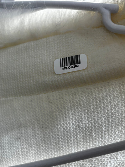 Women’s White Faux Fur Shawl size no