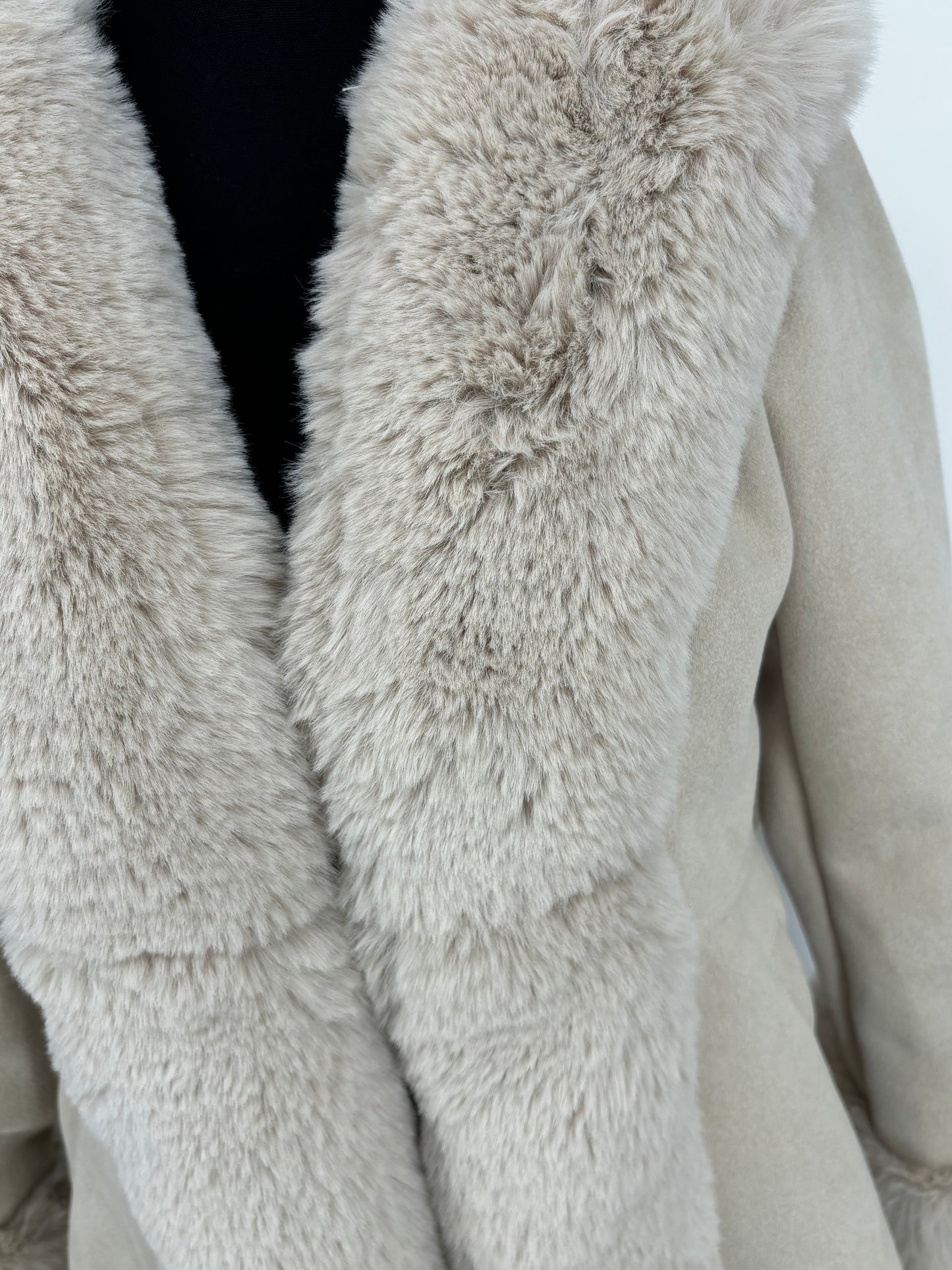 Women’s Off-White Faux Fur Coat size s