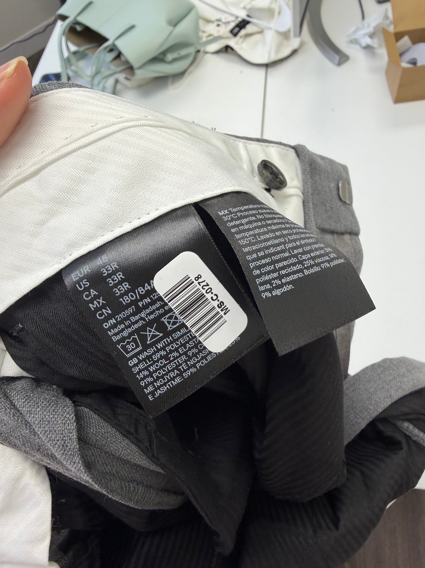 Men’s Gray Straight-Leg Dress Pants size 33R