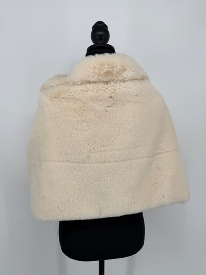 Babe Women's Cream/White Faux Fur Shawl
