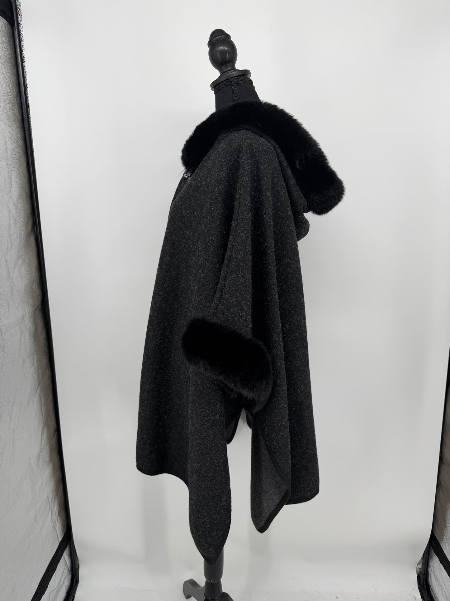 Women's Black Faux Fur Collar Shawl