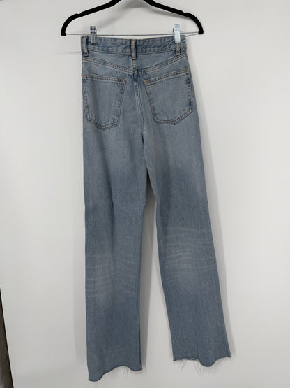 Men's Light Blue Jeans – Size 32