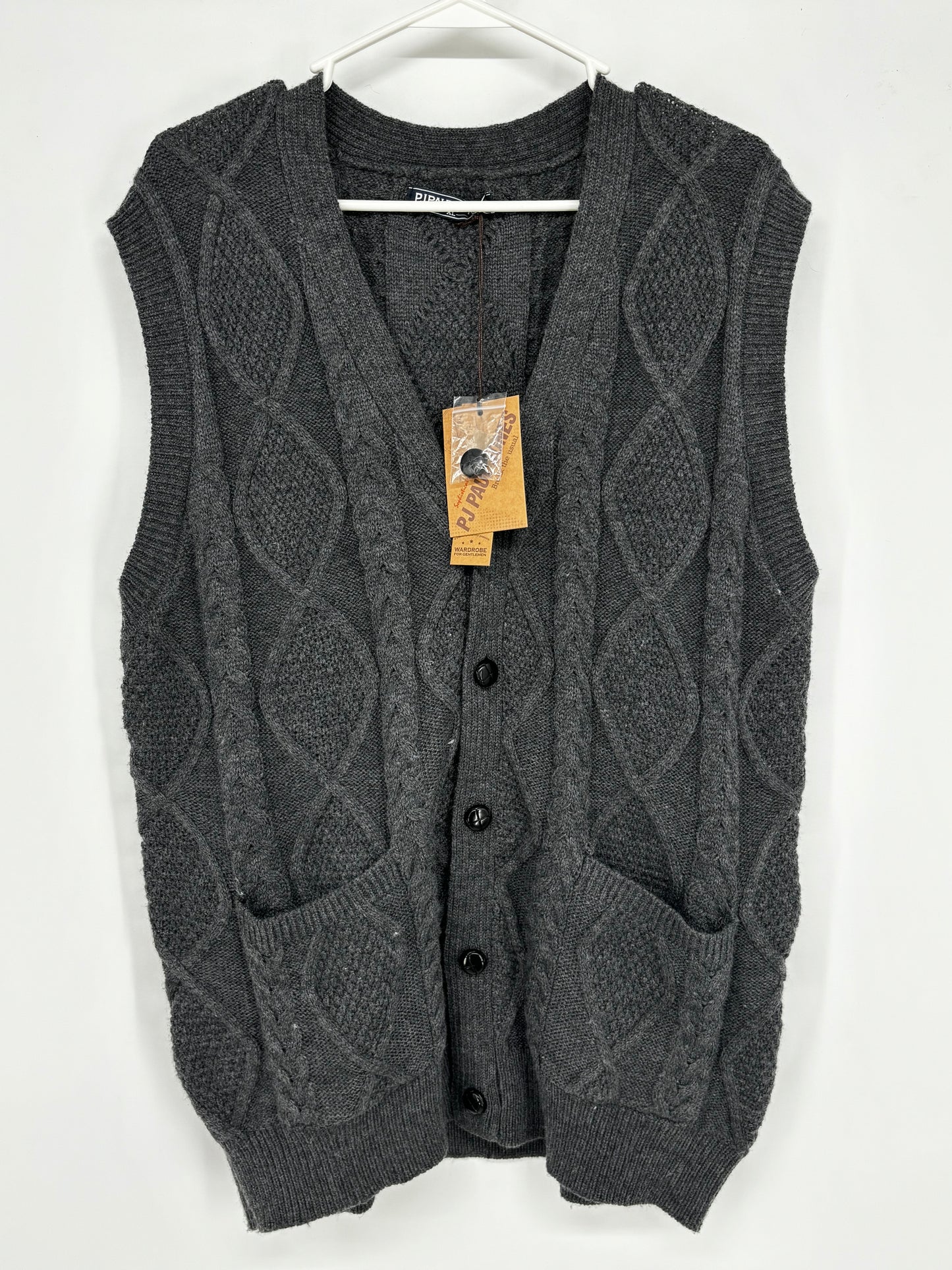 Men’s Gray V-Neck Knit Vest size xl