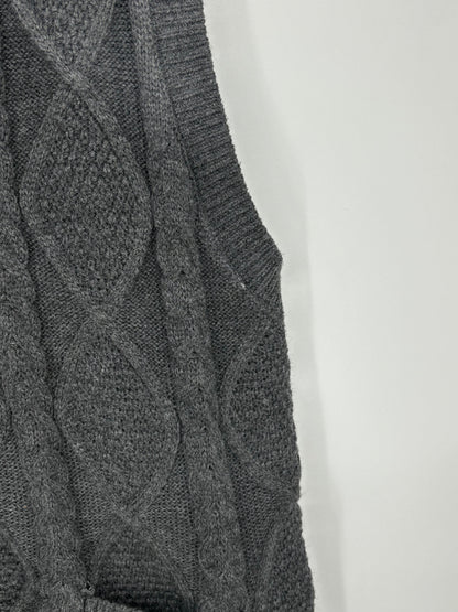 Men’s Gray V-Neck Knit Vest size xl