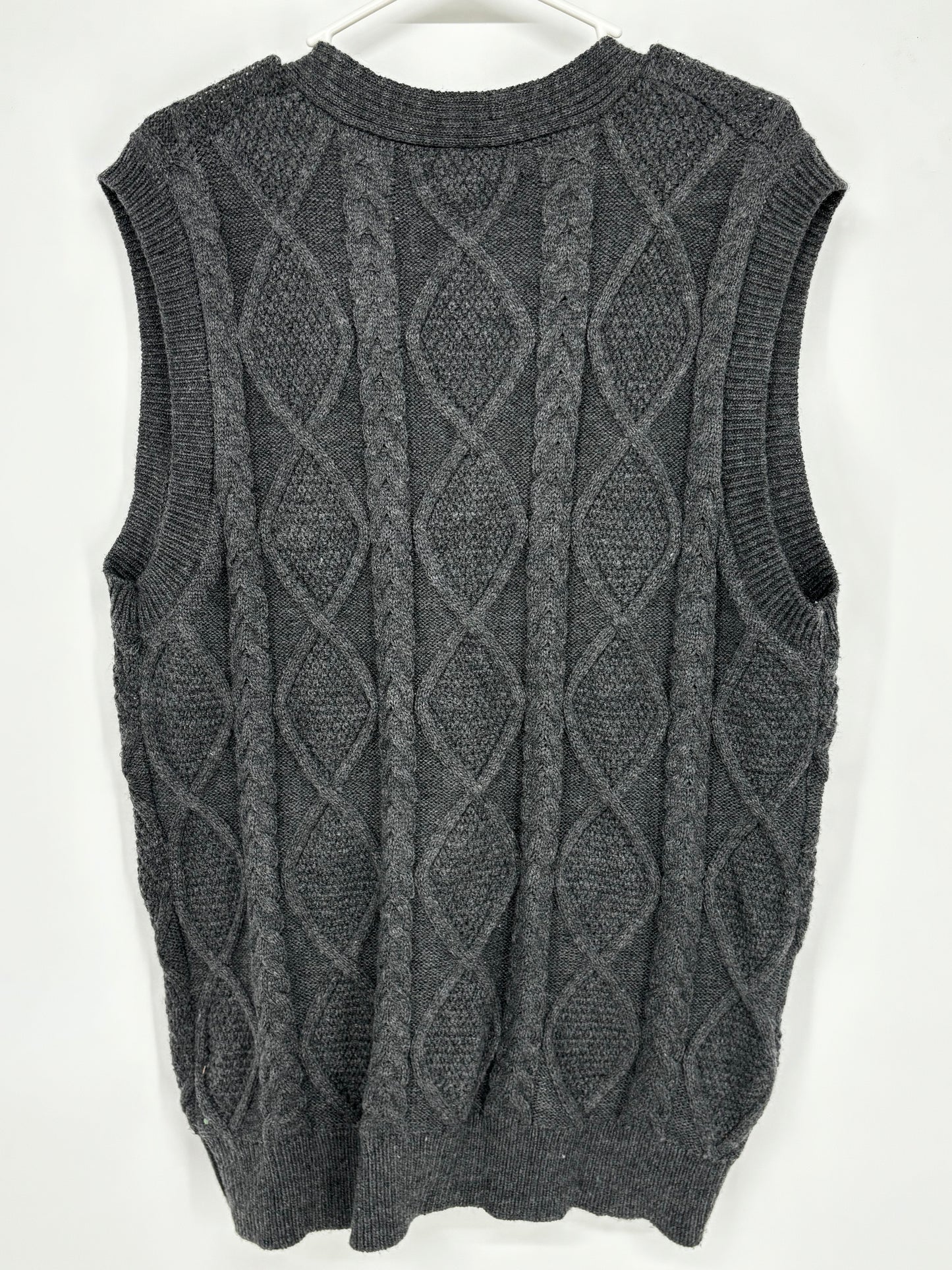 Men’s Gray V-Neck Knit Vest size xl