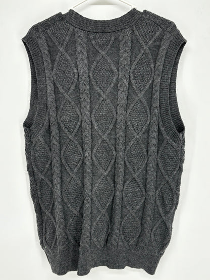 Men’s Gray V-Neck Knit Vest size xl