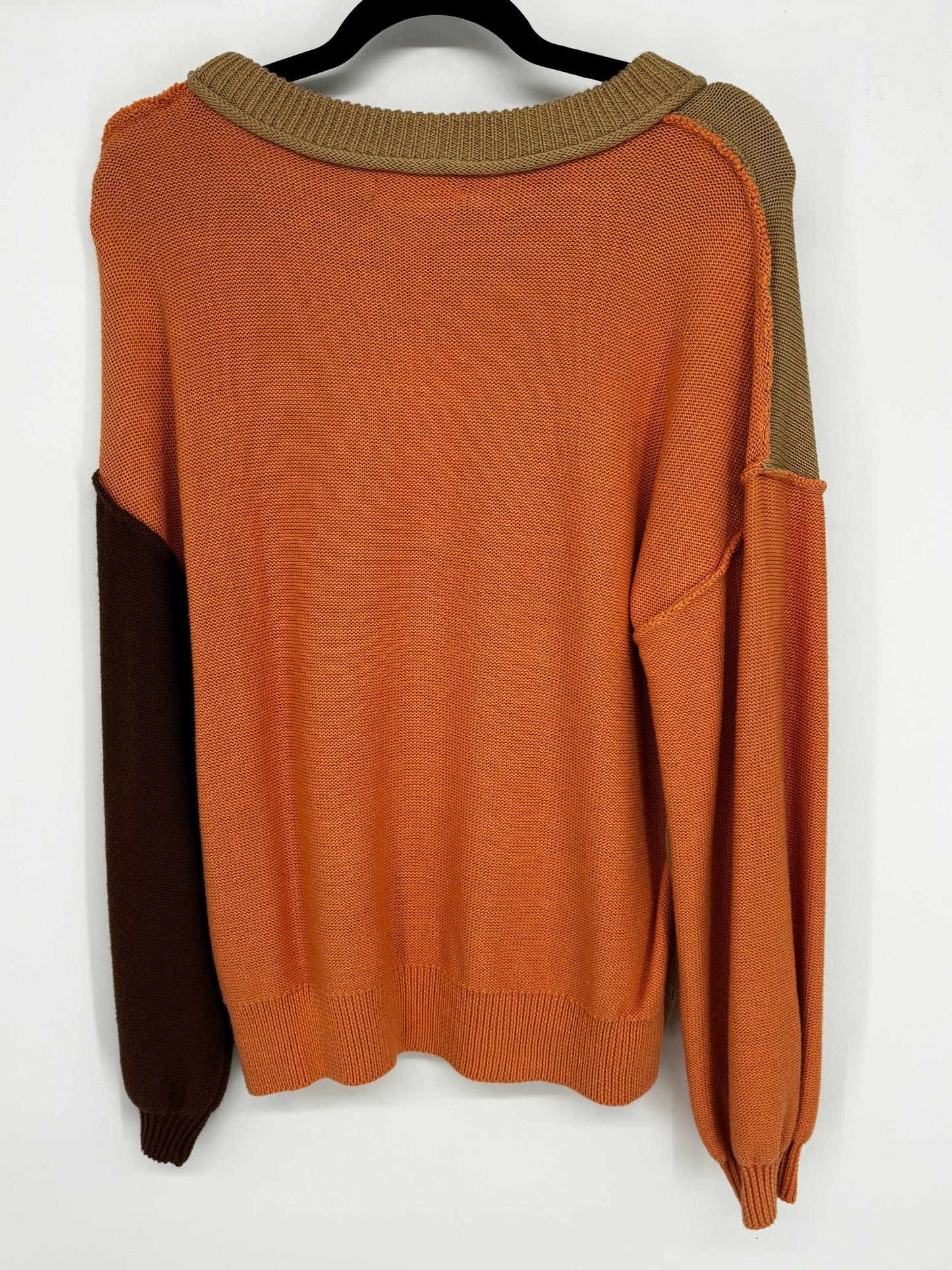 Men’s Beige Colorblock Knit Sweater size s