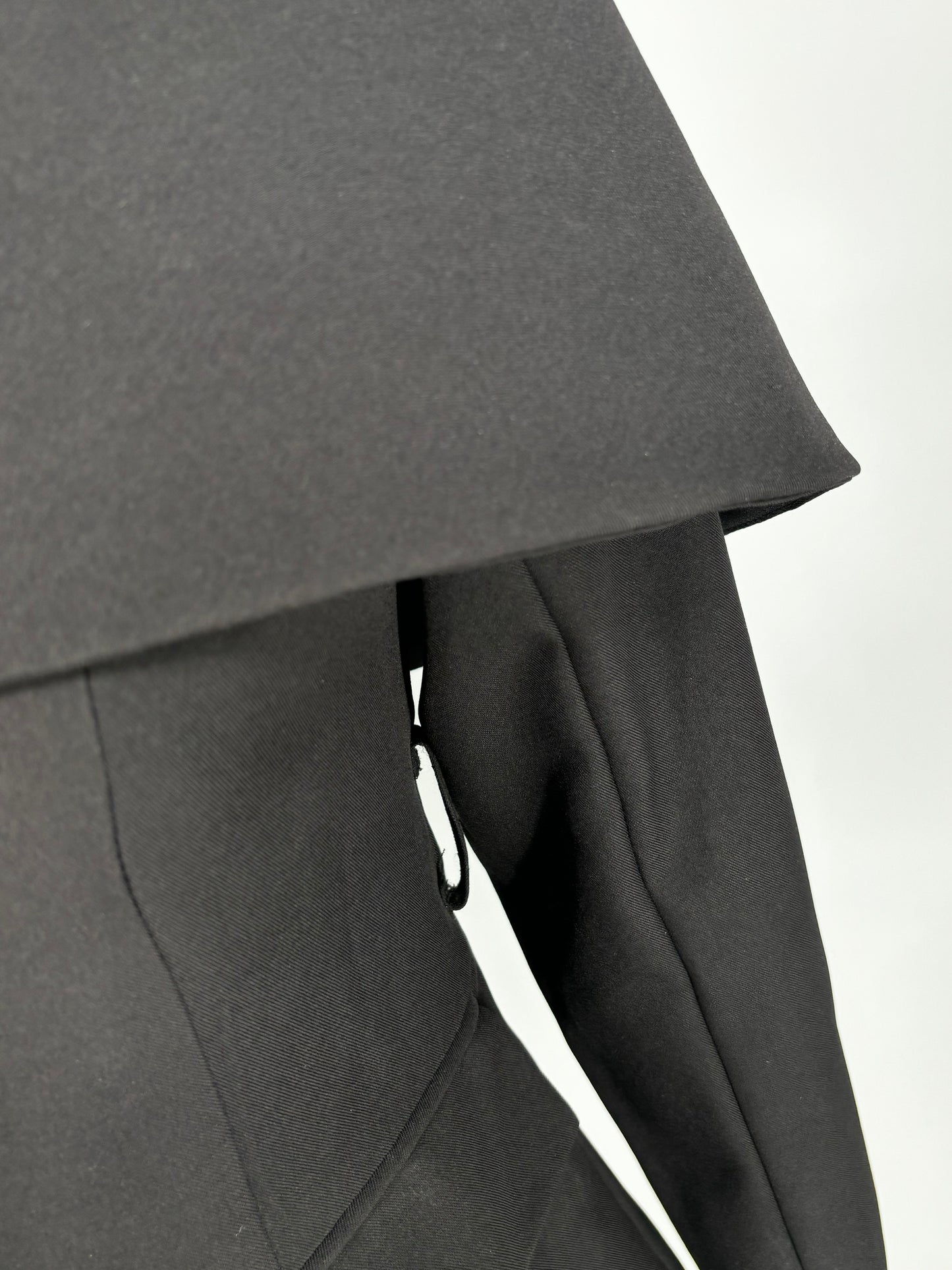 SHEIN Women's Black Off-Shoulder Crop Top – Size S