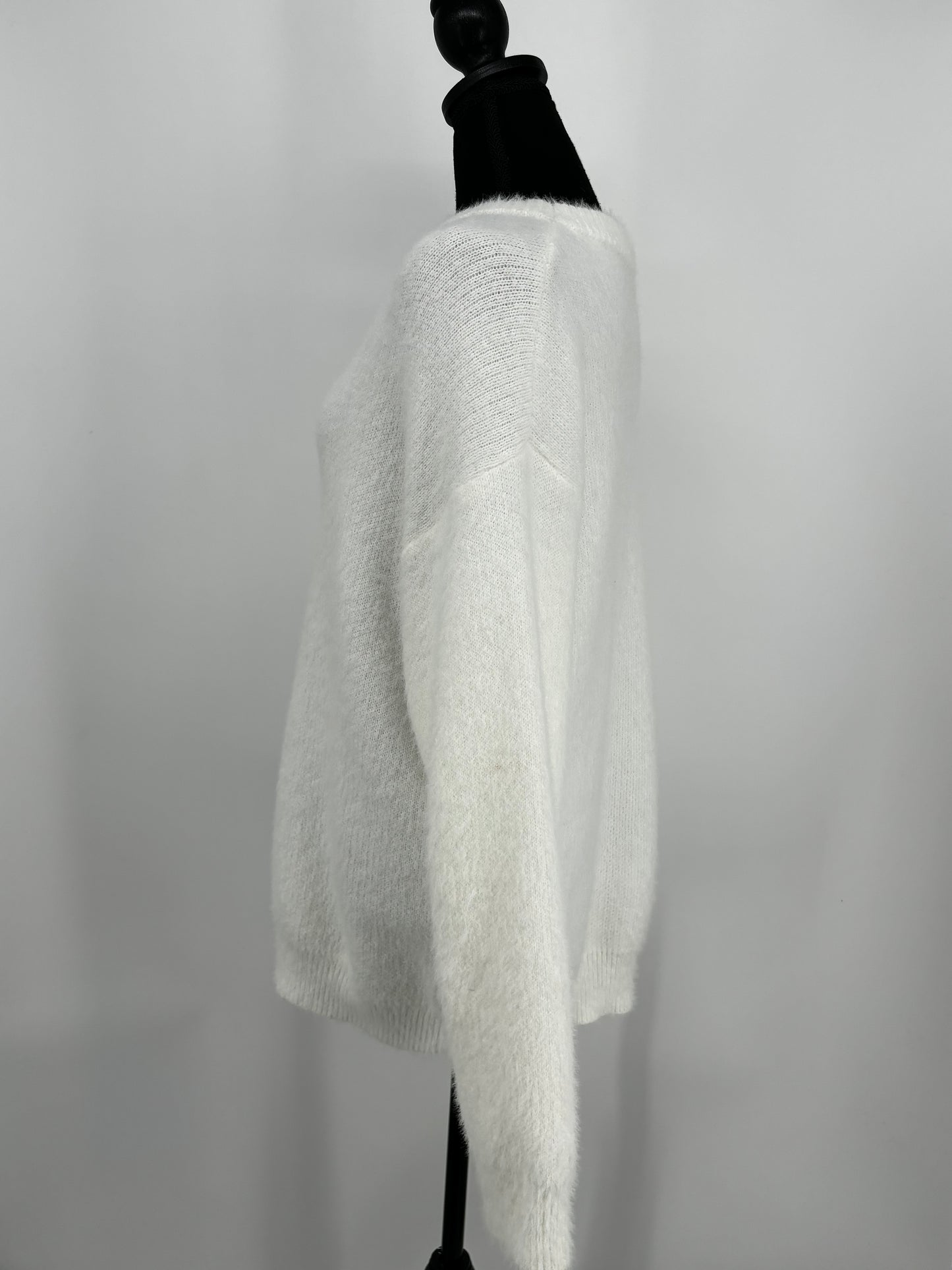 Classic White Knit Sweater – Women’s XL