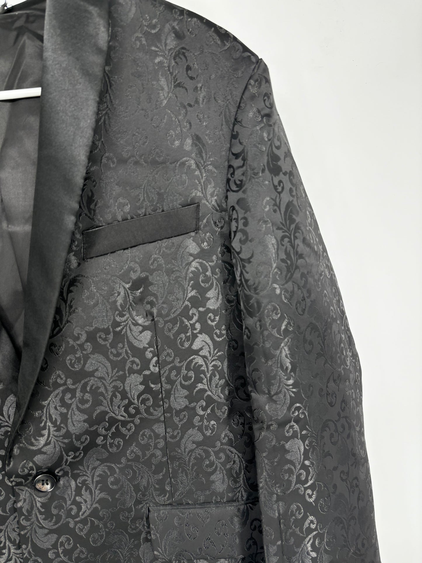 Men’s Black Subtle Pattern Blazer – Size L