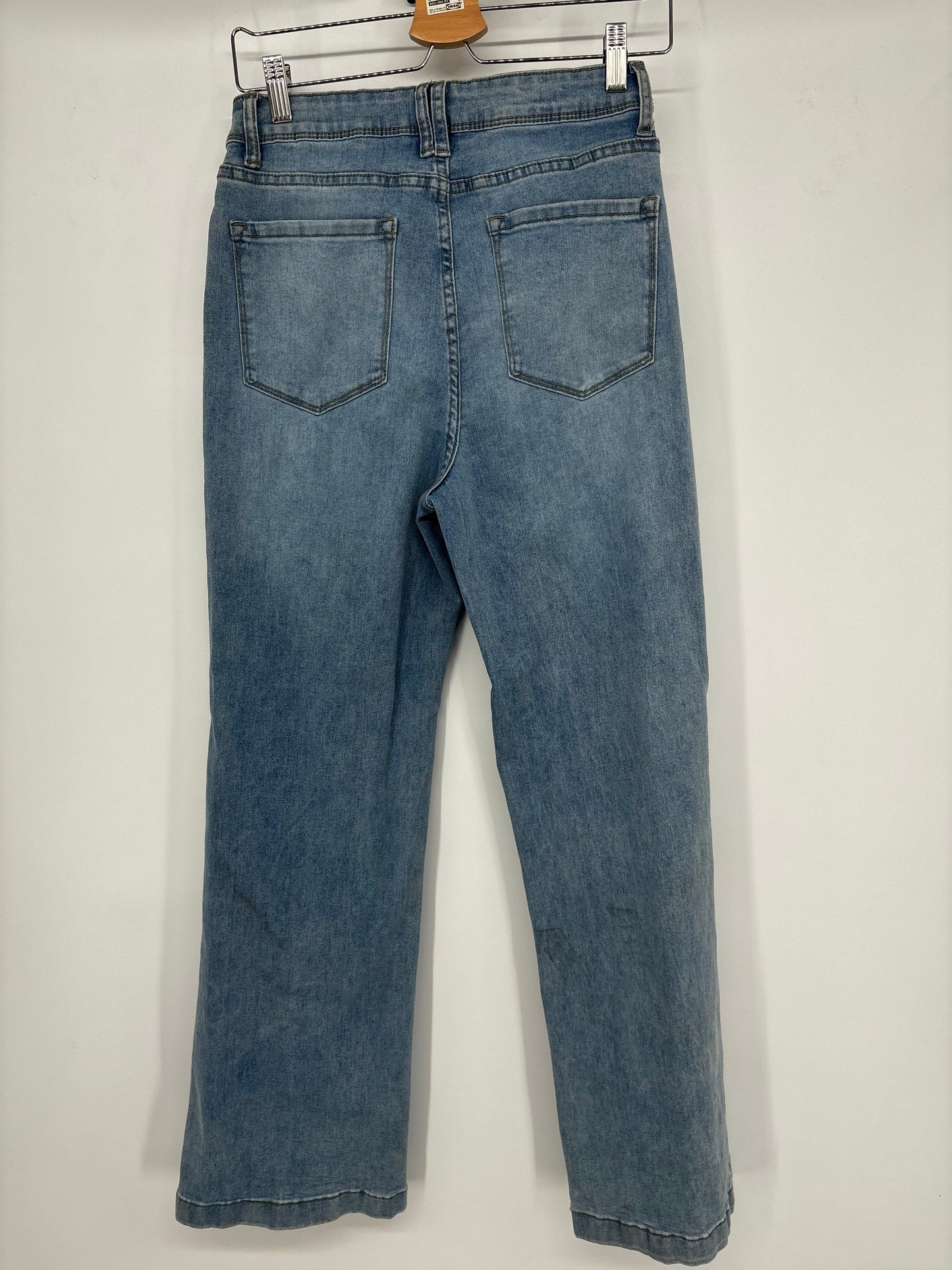 Men’s Straight-Leg Denim Jeans – Size M