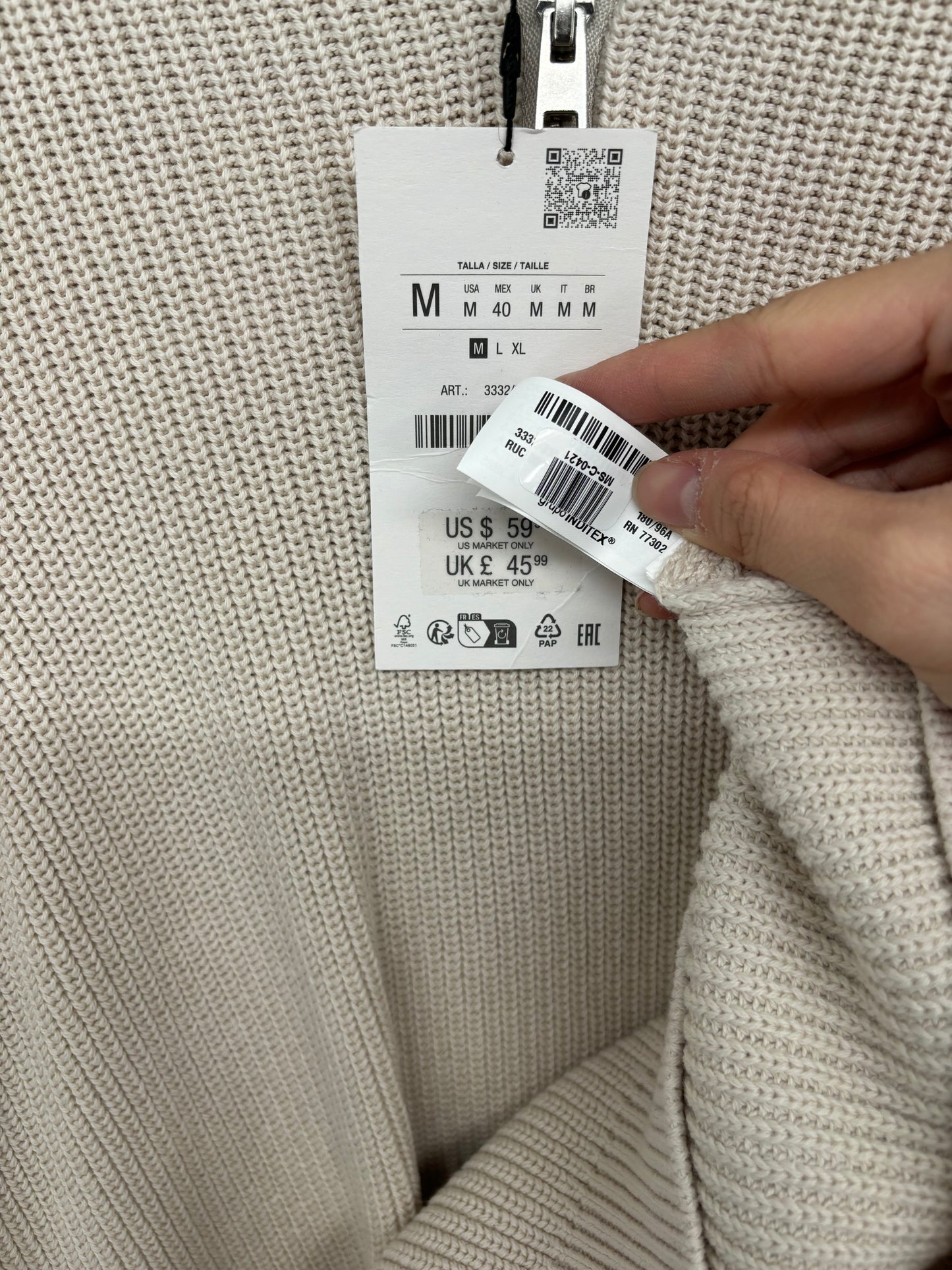 Men’s Beige Turtleneck Fine Knit Sweater – Size M